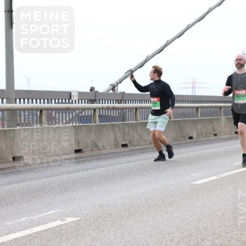 03.10.2025 - Köhlbrandbrückenlauf Lena Gebhardt http://msf.ph/oto/9201025 03.10.2025 15:43:03 Position 2 91, 9114 meine-sportfotos.de