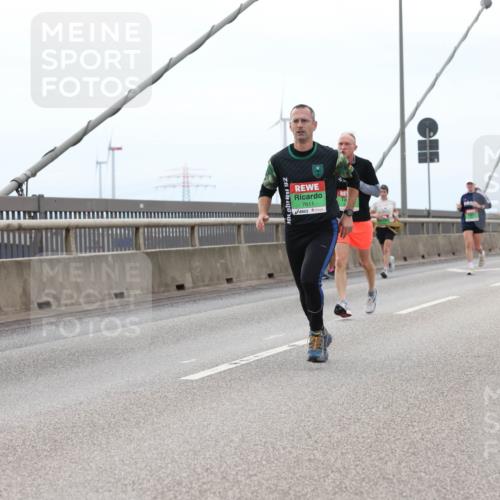 03.10.2025 - Köhlbrandbrückenlauf Lena Gebhardt http://msf.ph/oto/9201032 03.10.2025 15:43:06 Position 2 7611 meine-sportfotos.de