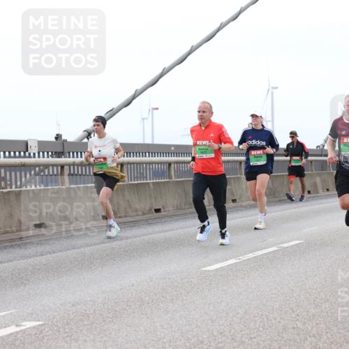03.10.2025 - Köhlbrandbrückenlauf Lena Gebhardt http://msf.ph/oto/9201043 03.10.2025 15:43:10 Position 2 91, 7798 meine-sportfotos.de