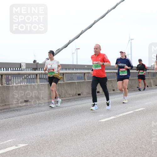 03.10.2025 - Köhlbrandbrückenlauf Lena Gebhardt http://msf.ph/oto/9201044 03.10.2025 15:43:10 Position 2 91, 7798 meine-sportfotos.de