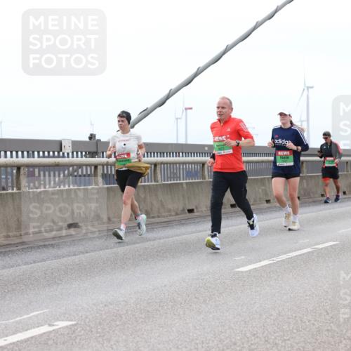 03.10.2025 - Köhlbrandbrückenlauf Lena Gebhardt http://msf.ph/oto/9201045 03.10.2025 15:43:10 Position 2 91, 7798 meine-sportfotos.de