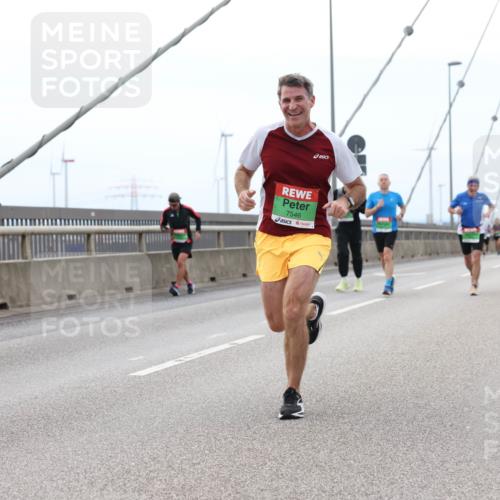 03.10.2025 - Köhlbrandbrückenlauf Lena Gebhardt http://msf.ph/oto/9201051 03.10.2025 15:43:12 Position 2 7546 meine-sportfotos.de