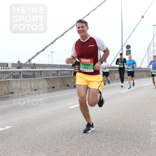 03.10.2025 - Köhlbrandbrückenlauf Lena Gebhardt http://msf.ph/oto/9201053 03.10.2025 15:43:13 Position 2 7546 meine-sportfotos.de