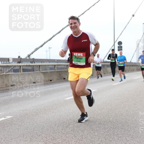 03.10.2025 - Köhlbrandbrückenlauf Lena Gebhardt http://msf.ph/oto/9201054 03.10.2025 15:43:13 Position 2 7546 meine-sportfotos.de