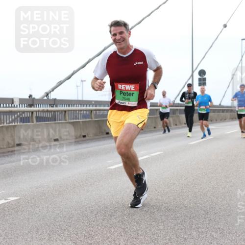 03.10.2025 - Köhlbrandbrückenlauf Lena Gebhardt http://msf.ph/oto/9201055 03.10.2025 15:43:13 Position 2 7546 meine-sportfotos.de