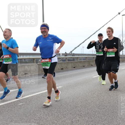 03.10.2025 - Köhlbrandbrückenlauf Lena Gebhardt http://msf.ph/oto/9201069 03.10.2025 15:43:17 Position 2 8813, 9596, 8925 meine-sportfotos.de