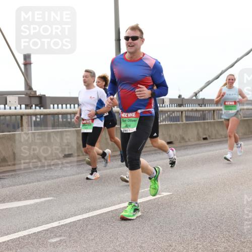 03.10.2025 - Köhlbrandbrückenlauf Lena Gebhardt http://msf.ph/oto/9201088 03.10.2025 15:43:28 Position 2 7402, 824 meine-sportfotos.de
