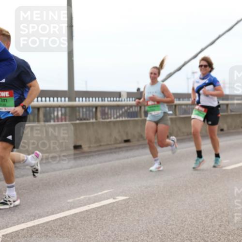 03.10.2025 - Köhlbrandbrückenlauf Lena Gebhardt http://msf.ph/oto/9201090 03.10.2025 15:43:28 Position 2 824, 3149 meine-sportfotos.de
