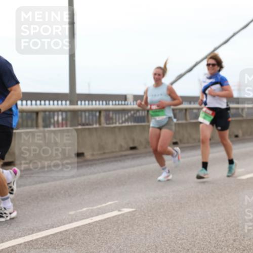 03.10.2025 - Köhlbrandbrückenlauf Lena Gebhardt http://msf.ph/oto/9201091 03.10.2025 15:43:28 Position 2  meine-sportfotos.de