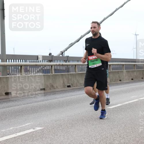03.10.2025 - Köhlbrandbrückenlauf Lena Gebhardt http://msf.ph/oto/9201097 03.10.2025 15:43:30 Position 2 7811, 8966 meine-sportfotos.de