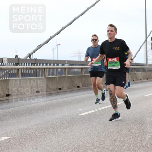 03.10.2025 - Köhlbrandbrückenlauf Lena Gebhardt http://msf.ph/oto/9201113 03.10.2025 15:43:35 Position 2 9, 8919, 7568 meine-sportfotos.de