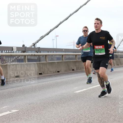 03.10.2025 - Köhlbrandbrückenlauf Lena Gebhardt http://msf.ph/oto/9201114 03.10.2025 15:43:35 Position 2 1919, 7568 meine-sportfotos.de