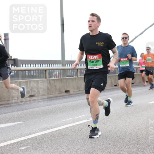 03.10.2025 - Köhlbrandbrückenlauf Lena Gebhardt http://msf.ph/oto/9201116 03.10.2025 15:43:36 Position 2 7568 meine-sportfotos.de