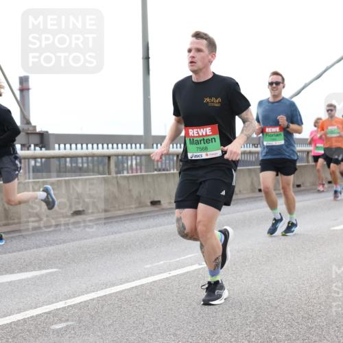 03.10.2025 - Köhlbrandbrückenlauf Lena Gebhardt http://msf.ph/oto/9201117 03.10.2025 15:43:36 Position 2 7568 meine-sportfotos.de