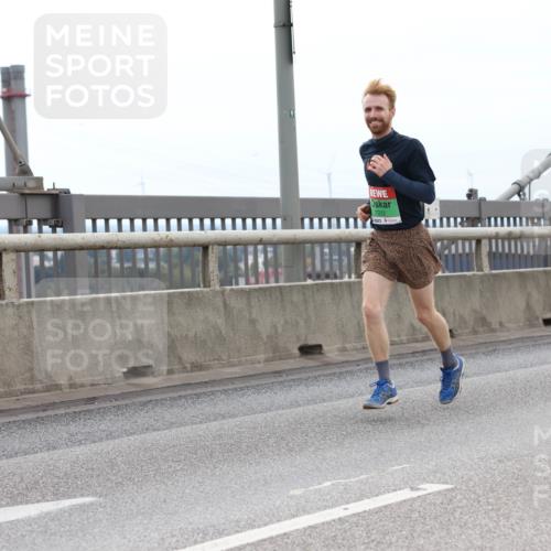 03.10.2025 - Köhlbrandbrückenlauf Lena Gebhardt http://msf.ph/oto/9201140 03.10.2025 15:43:44 Position 2 7222 meine-sportfotos.de