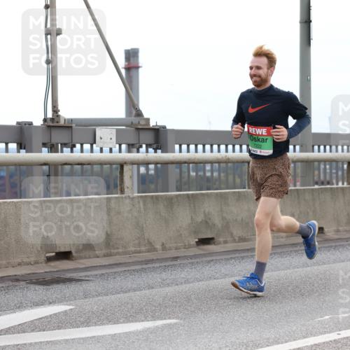 03.10.2025 - Köhlbrandbrückenlauf Lena Gebhardt http://msf.ph/oto/9201142 03.10.2025 15:43:44 Position 2 7222 meine-sportfotos.de