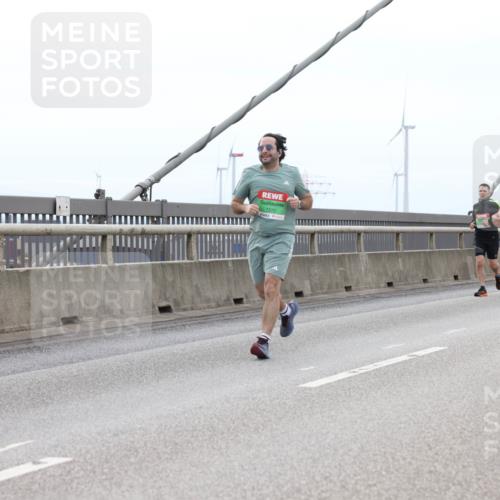 03.10.2025 - Köhlbrandbrückenlauf Lena Gebhardt http://msf.ph/oto/9201146 03.10.2025 15:43:46 Position 2 91, 7270, 7601 meine-sportfotos.de