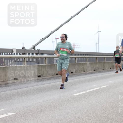 03.10.2025 - Köhlbrandbrückenlauf Lena Gebhardt http://msf.ph/oto/9201147 03.10.2025 15:43:46 Position 2 91, 7270, 7601 meine-sportfotos.de