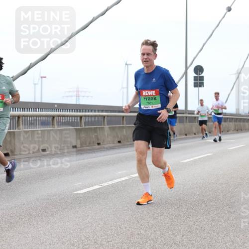 03.10.2025 - Köhlbrandbrückenlauf Lena Gebhardt http://msf.ph/oto/9201148 03.10.2025 15:43:46 Position 2 7270, 7601 meine-sportfotos.de