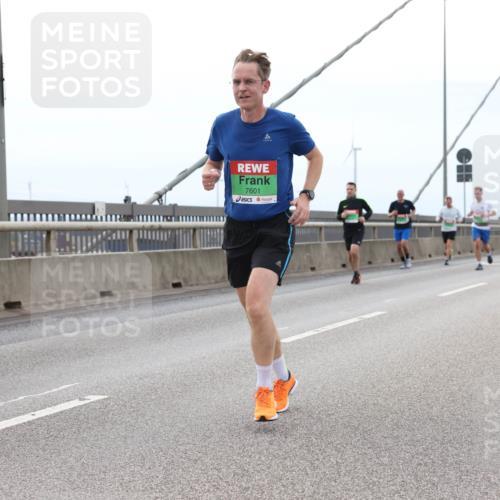 03.10.2025 - Köhlbrandbrückenlauf Lena Gebhardt http://msf.ph/oto/9201152 03.10.2025 15:43:47 Position 2 7270, 7601 meine-sportfotos.de