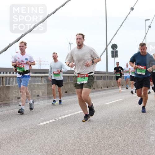 03.10.2025 - Köhlbrandbrückenlauf Lena Gebhardt http://msf.ph/oto/9201161 03.10.2025 15:43:51 Position 2 7174, 7340 meine-sportfotos.de