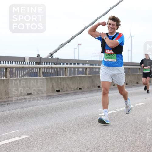 03.10.2025 - Köhlbrandbrückenlauf Lena Gebhardt http://msf.ph/oto/9201237 03.10.2025 15:44:03 Position 2 8082 meine-sportfotos.de