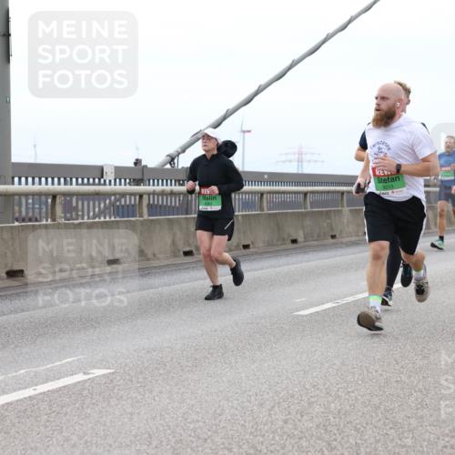 03.10.2025 - Köhlbrandbrückenlauf Lena Gebhardt http://msf.ph/oto/9201245 03.10.2025 15:44:05 Position 2 9213, 9475 meine-sportfotos.de