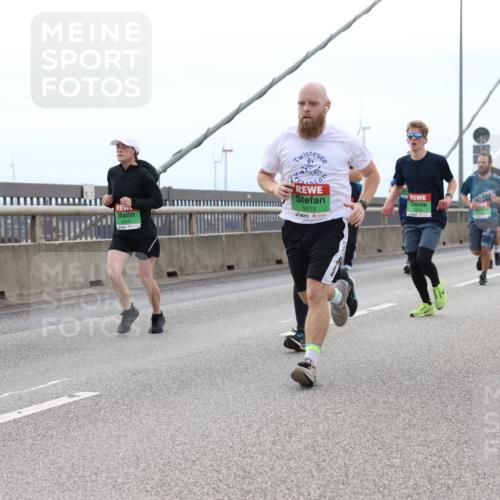 03.10.2025 - Köhlbrandbrückenlauf Lena Gebhardt http://msf.ph/oto/9201247 03.10.2025 15:44:06 Position 2 8064, 9213 meine-sportfotos.de