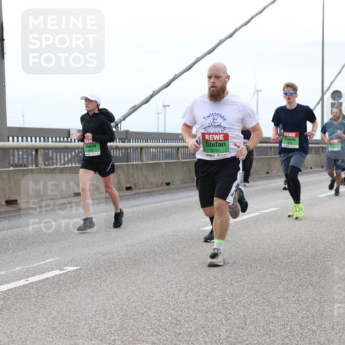 03.10.2025 - Köhlbrandbrückenlauf Lena Gebhardt http://msf.ph/oto/9201248 03.10.2025 15:44:06 Position 2 8064, 9213, 9475 meine-sportfotos.de