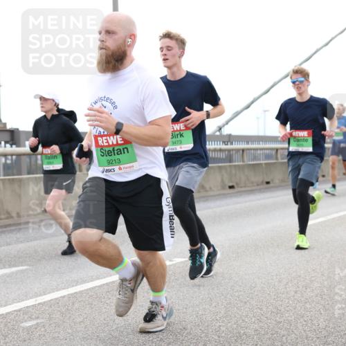 03.10.2025 - Köhlbrandbrückenlauf Lena Gebhardt http://msf.ph/oto/9201252 03.10.2025 15:44:07 Position 2 9213, 9473, 5475 meine-sportfotos.de