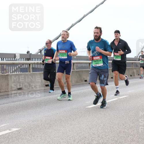 03.10.2025 - Köhlbrandbrückenlauf Lena Gebhardt http://msf.ph/oto/9201258 03.10.2025 15:44:08 Position 2 91, 8616, 7646, 2023 meine-sportfotos.de