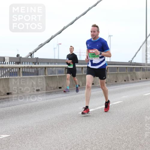 03.10.2025 - Köhlbrandbrückenlauf Lena Gebhardt http://msf.ph/oto/9201268 03.10.2025 15:44:11 Position 2 8199, 7179 meine-sportfotos.de