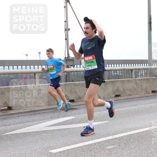 03.10.2025 - Köhlbrandbrückenlauf Lena Gebhardt http://msf.ph/oto/9201289 03.10.2025 15:44:16 Position 2 8026 meine-sportfotos.de