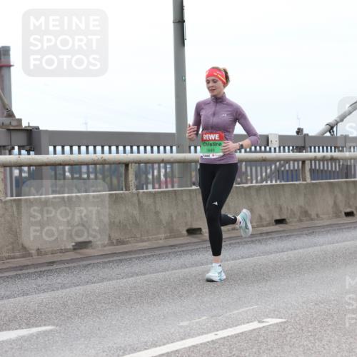 03.10.2025 - Köhlbrandbrückenlauf Lena Gebhardt http://msf.ph/oto/9201293 03.10.2025 15:44:18 Position 2 7449, 7285 meine-sportfotos.de