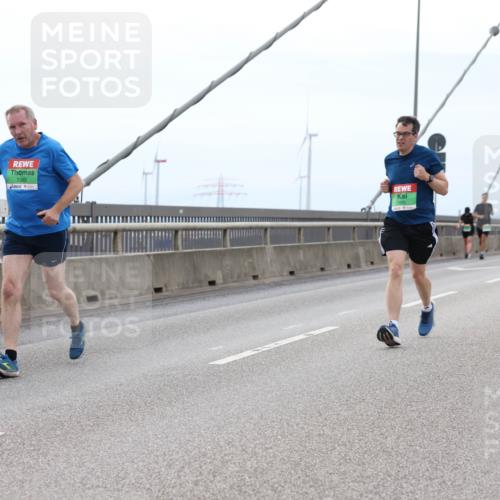 03.10.2025 - Köhlbrandbrückenlauf Lena Gebhardt http://msf.ph/oto/9201298 03.10.2025 15:44:18 Position 2 7285, 7499 meine-sportfotos.de