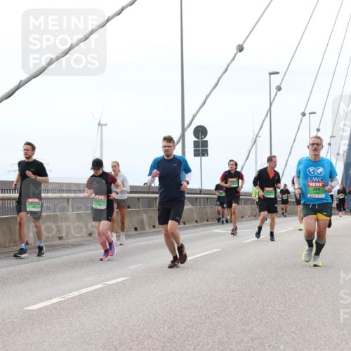 03.10.2025 - Köhlbrandbrückenlauf Lena Gebhardt http://msf.ph/oto/9201305 03.10.2025 15:44:26 Position 2  meine-sportfotos.de