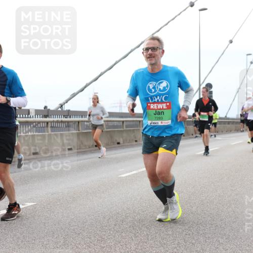 03.10.2025 - Köhlbrandbrückenlauf Lena Gebhardt http://msf.ph/oto/9201311 03.10.2025 15:44:29 Position 2 7283 meine-sportfotos.de