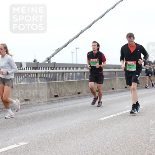 03.10.2025 - Köhlbrandbrückenlauf Lena Gebhardt http://msf.ph/oto/9201315 03.10.2025 15:44:30 Position 2 91, 9091 meine-sportfotos.de