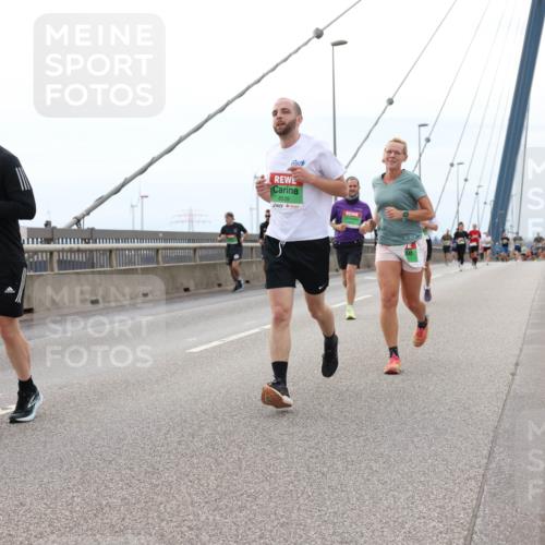 03.10.2025 - Köhlbrandbrückenlauf Lena Gebhardt http://msf.ph/oto/9201319 03.10.2025 15:44:32 Position 2 9091, 8539 meine-sportfotos.de