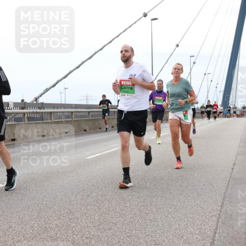 03.10.2025 - Köhlbrandbrückenlauf Lena Gebhardt http://msf.ph/oto/9201320 03.10.2025 15:44:32 Position 2 9626, 9091, 8539 meine-sportfotos.de