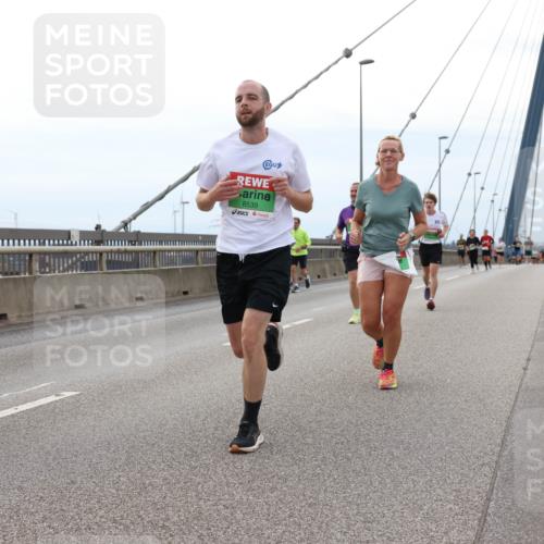 03.10.2025 - Köhlbrandbrückenlauf Lena Gebhardt http://msf.ph/oto/9201323 03.10.2025 15:44:32 Position 2 091, 8539 meine-sportfotos.de