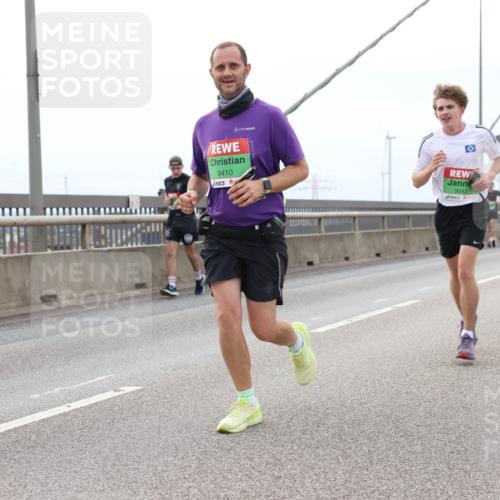03.10.2025 - Köhlbrandbrückenlauf Lena Gebhardt http://msf.ph/oto/9201329 03.10.2025 15:44:35 Position 2 9410, 9543 meine-sportfotos.de