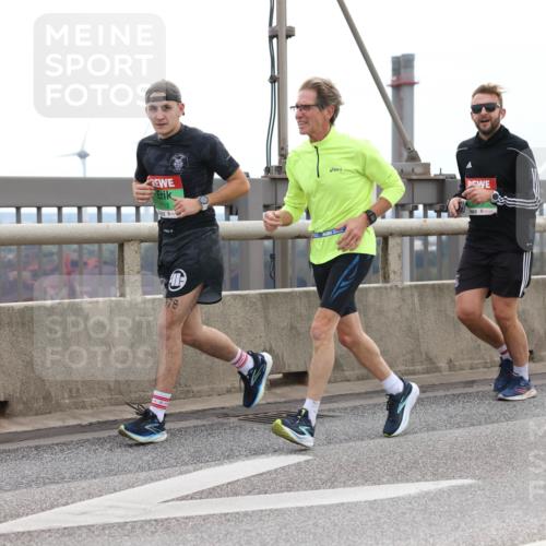 03.10.2025 - Köhlbrandbrückenlauf Lena Gebhardt http://msf.ph/oto/9201338 03.10.2025 15:44:38 Position 2 7112, 978 meine-sportfotos.de