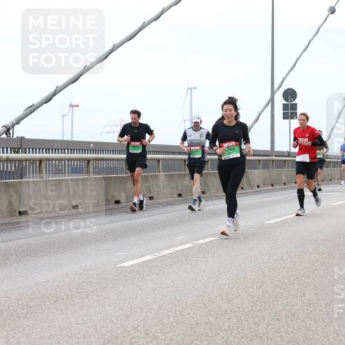 03.10.2025 - Köhlbrandbrückenlauf Lena Gebhardt http://msf.ph/oto/9201340 03.10.2025 15:44:40 Position 2  meine-sportfotos.de