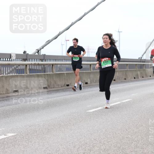 03.10.2025 - Köhlbrandbrückenlauf Lena Gebhardt http://msf.ph/oto/9201341 03.10.2025 15:44:40 Position 2 7071 meine-sportfotos.de