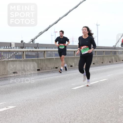 03.10.2025 - Köhlbrandbrückenlauf Lena Gebhardt http://msf.ph/oto/9201342 03.10.2025 15:44:40 Position 2 97, 7071 meine-sportfotos.de