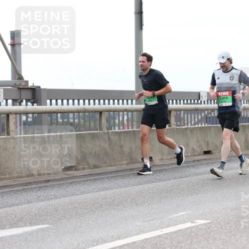 03.10.2025 - Köhlbrandbrückenlauf Lena Gebhardt http://msf.ph/oto/9201350 03.10.2025 15:44:42 Position 2 1175, 9096 meine-sportfotos.de