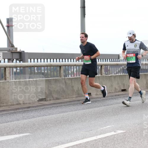 03.10.2025 - Köhlbrandbrückenlauf Lena Gebhardt http://msf.ph/oto/9201351 03.10.2025 15:44:42 Position 2 9096 meine-sportfotos.de