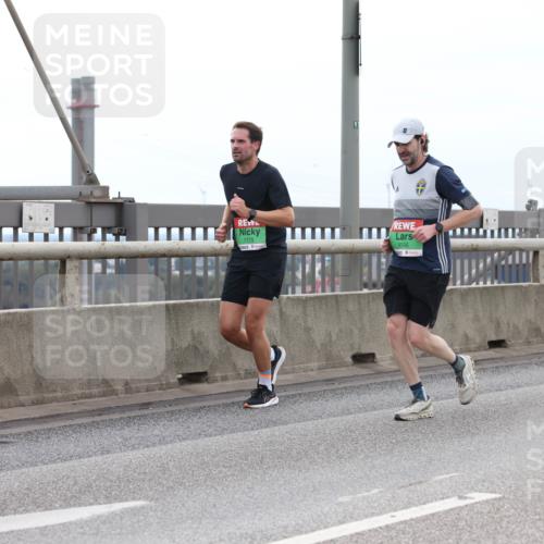03.10.2025 - Köhlbrandbrückenlauf Lena Gebhardt http://msf.ph/oto/9201352 03.10.2025 15:44:43 Position 2 7175, 9096 meine-sportfotos.de