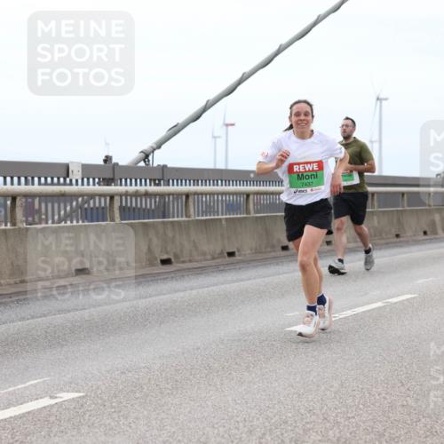 03.10.2025 - Köhlbrandbrückenlauf Lena Gebhardt http://msf.ph/oto/9201358 03.10.2025 15:44:45 Position 2 7437, 9317 meine-sportfotos.de